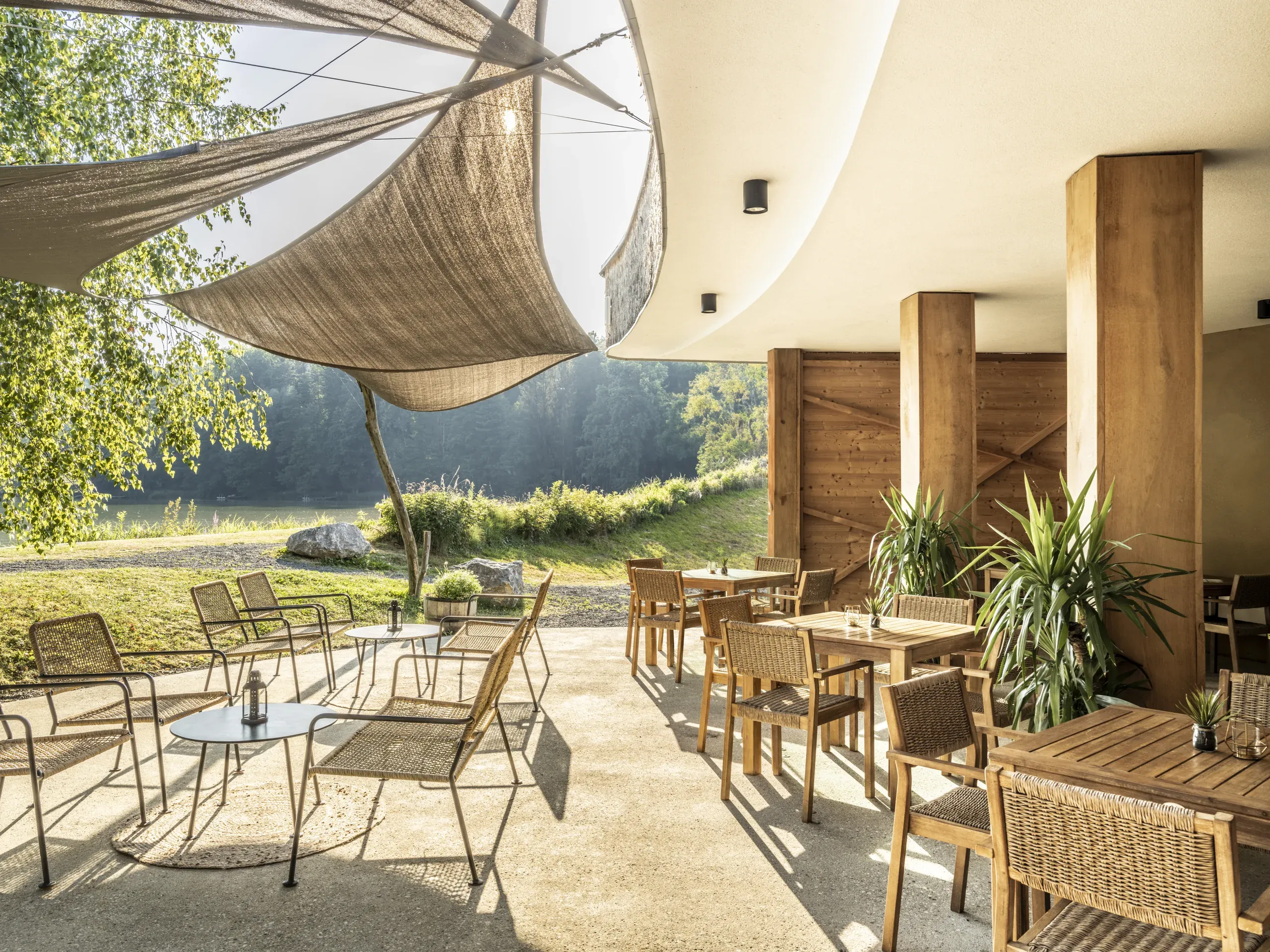 Coffee Place & Restaurant at Blaguš Lake - 1