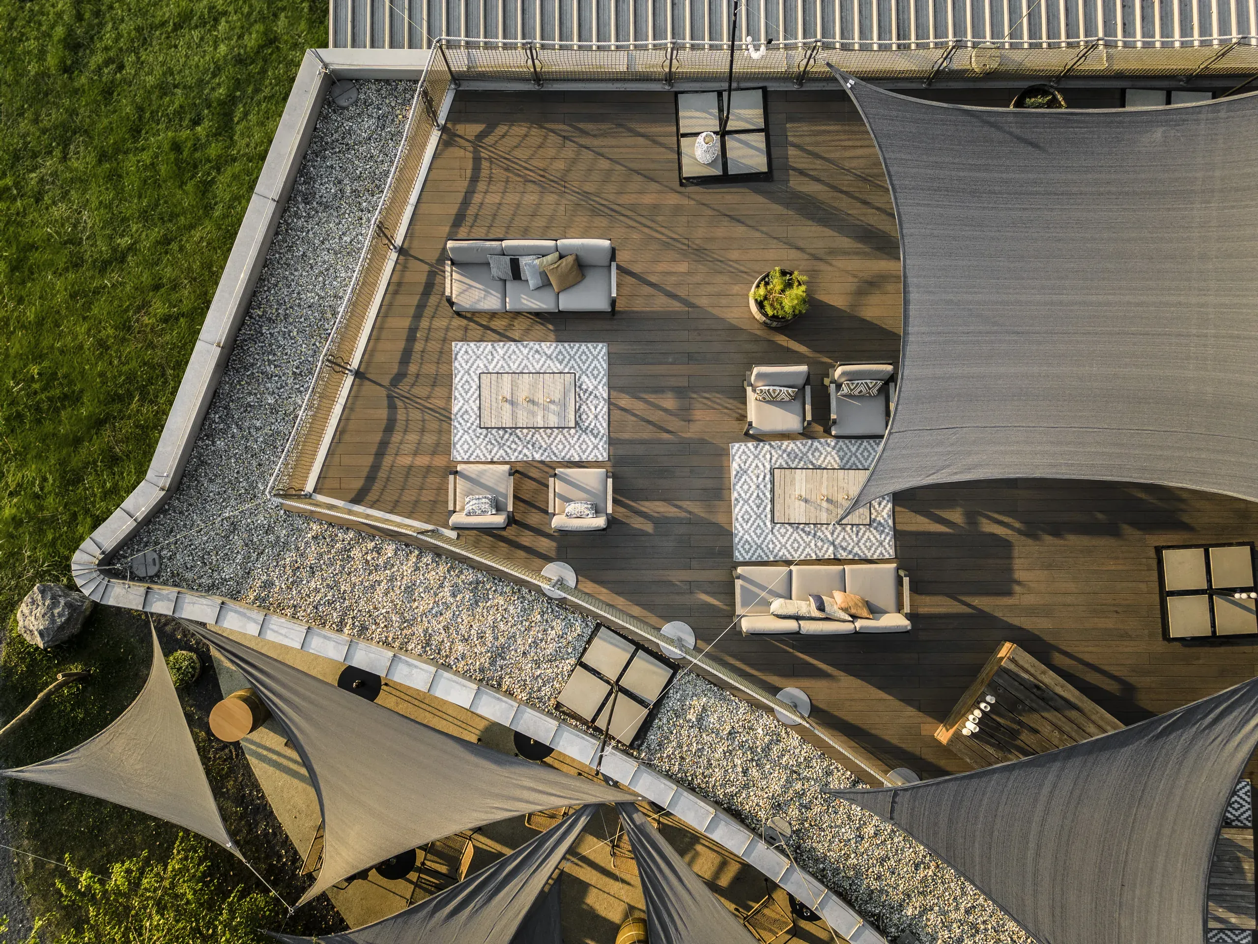 Coffee Place & Restaurant at Blaguš Lake - 2